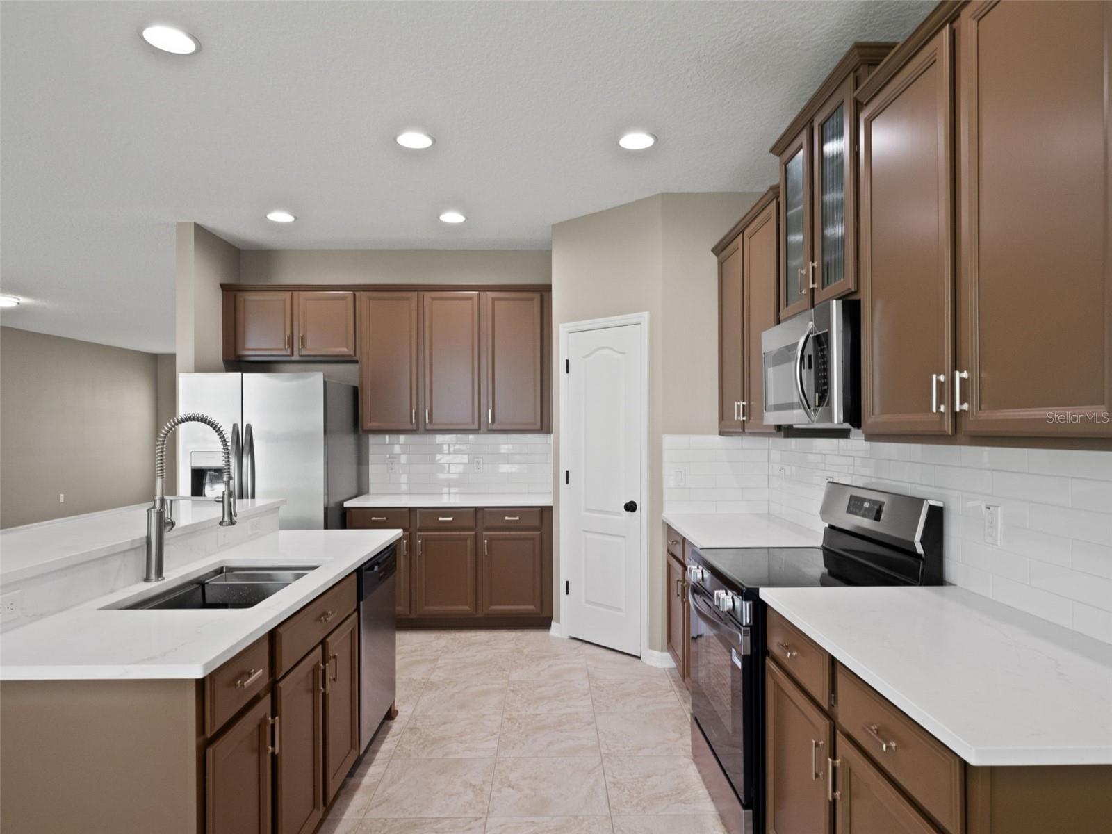 WATERSIDE POINTE PH 2A - Residential