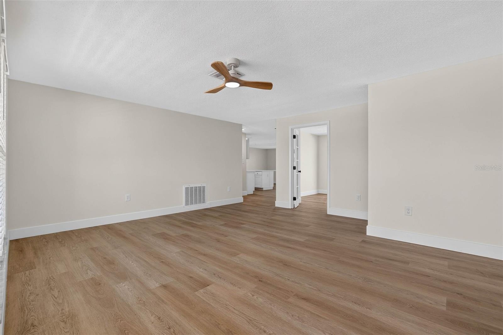 JASMINE LAKES - Residential