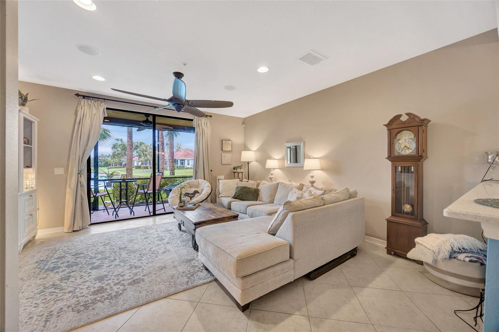 PALMA SOLA TRACE - Residential