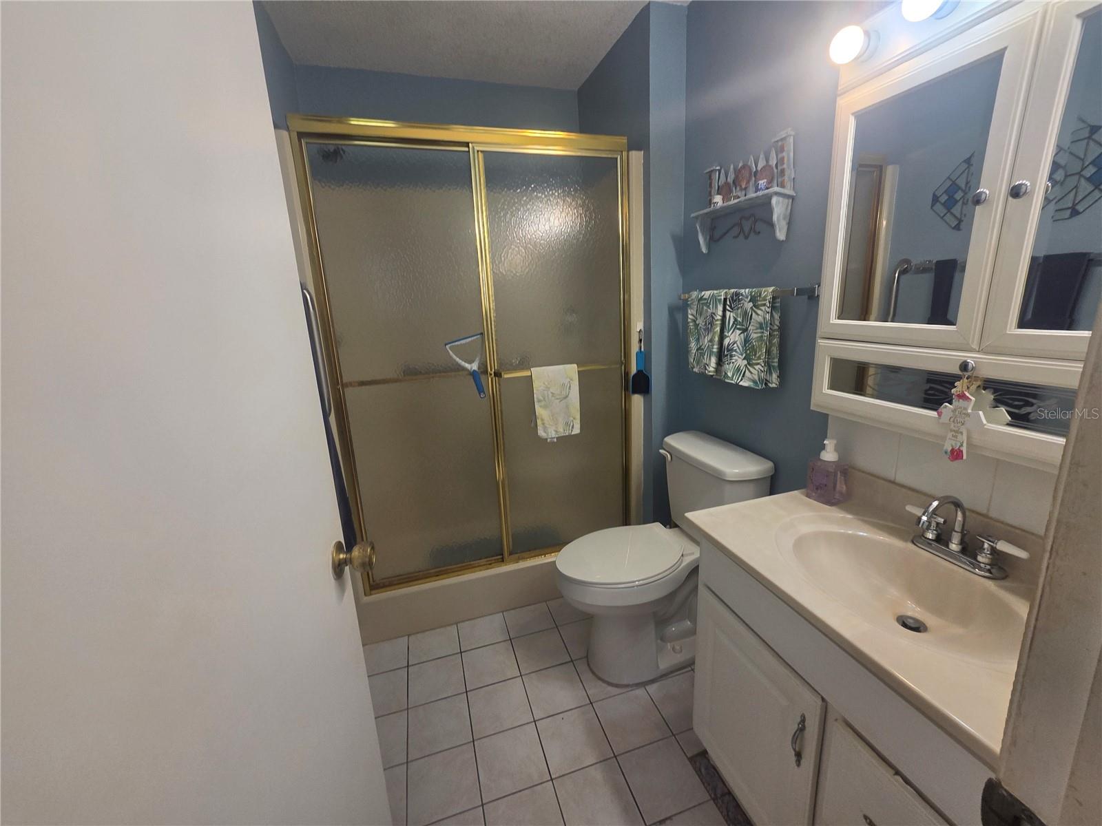 SUNNYBROOK CONDO 02 - Residential Lease
