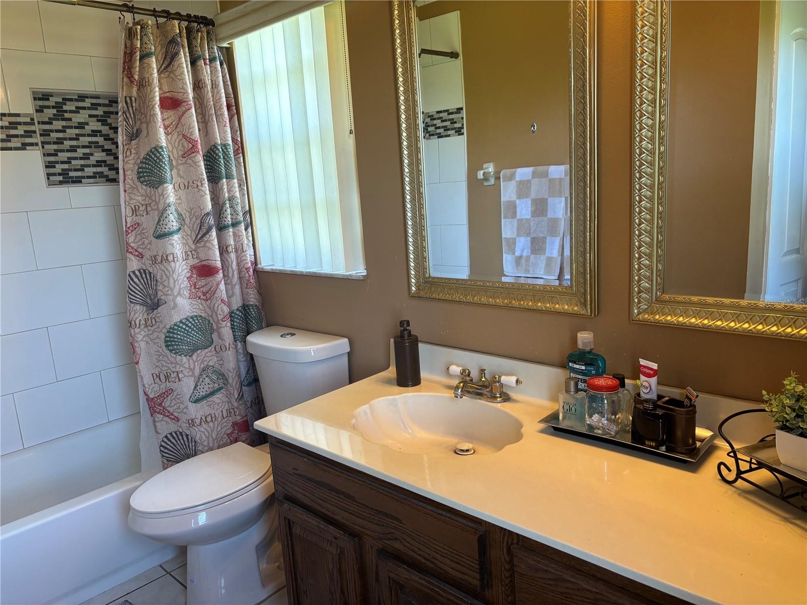 HUNTERS TRACE - Residential