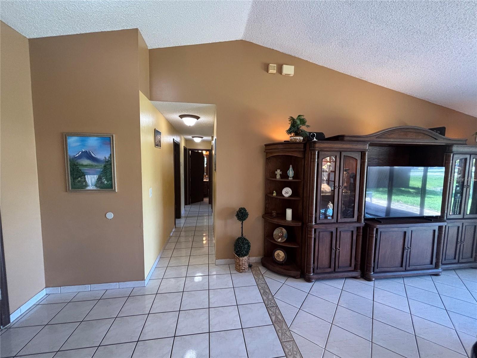 HUNTERS TRACE - Residential