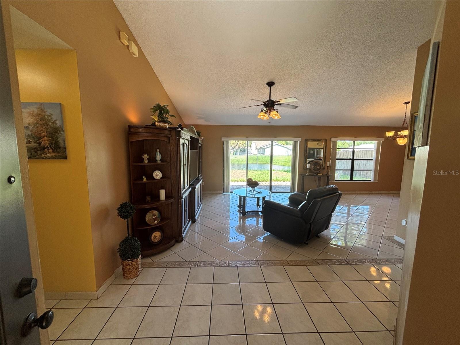 HUNTERS TRACE - Residential