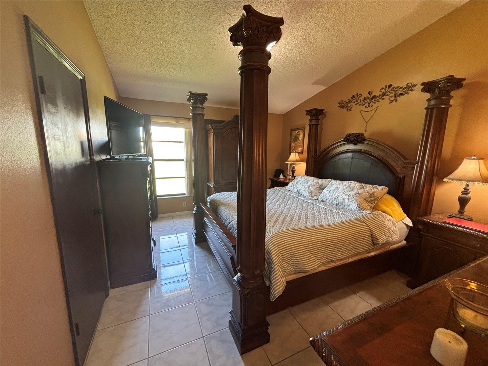 HUNTERS TRACE - Residential