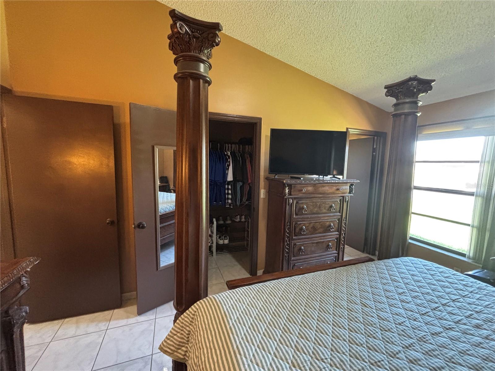 HUNTERS TRACE - Residential