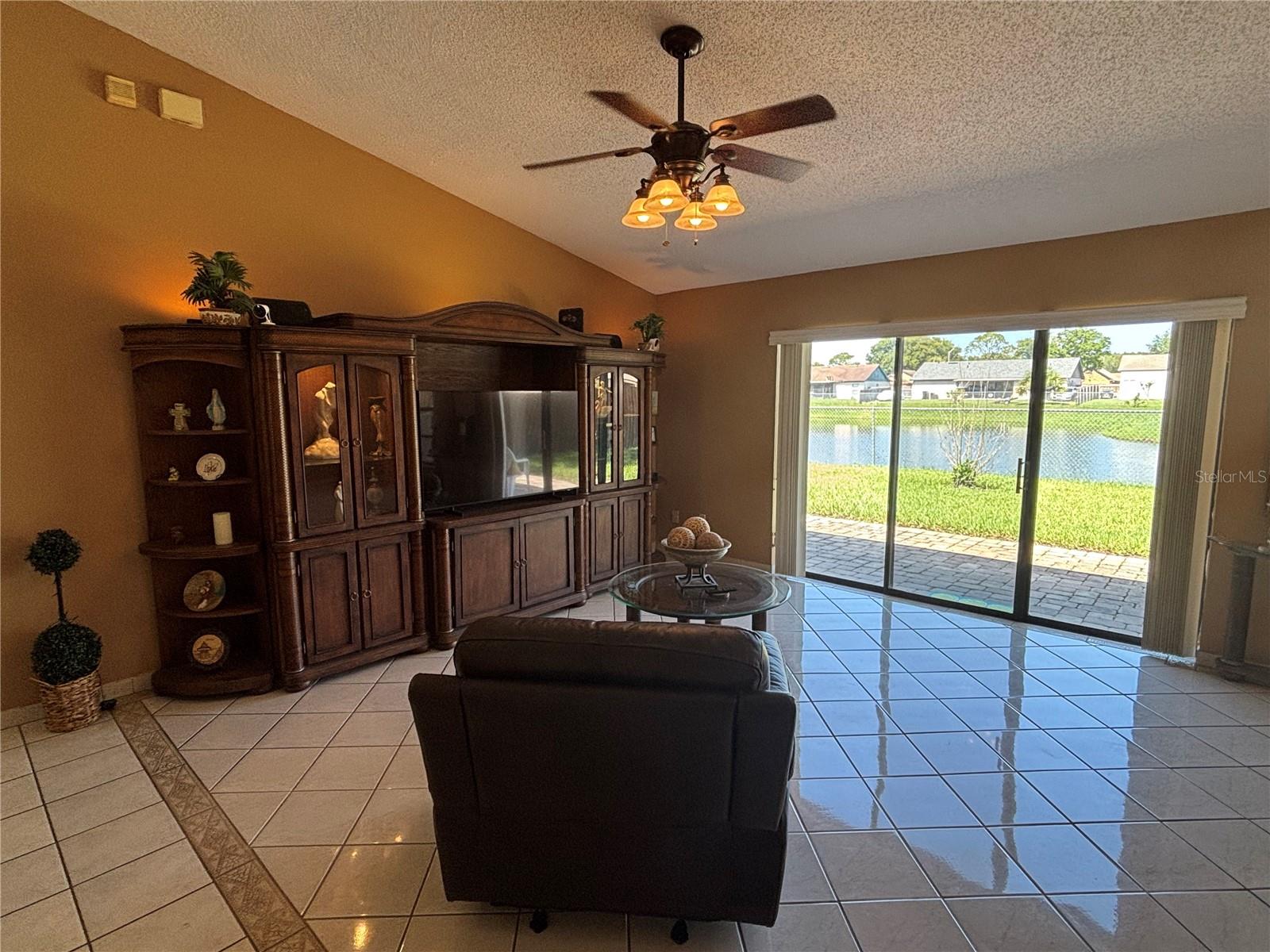 HUNTERS TRACE - Residential
