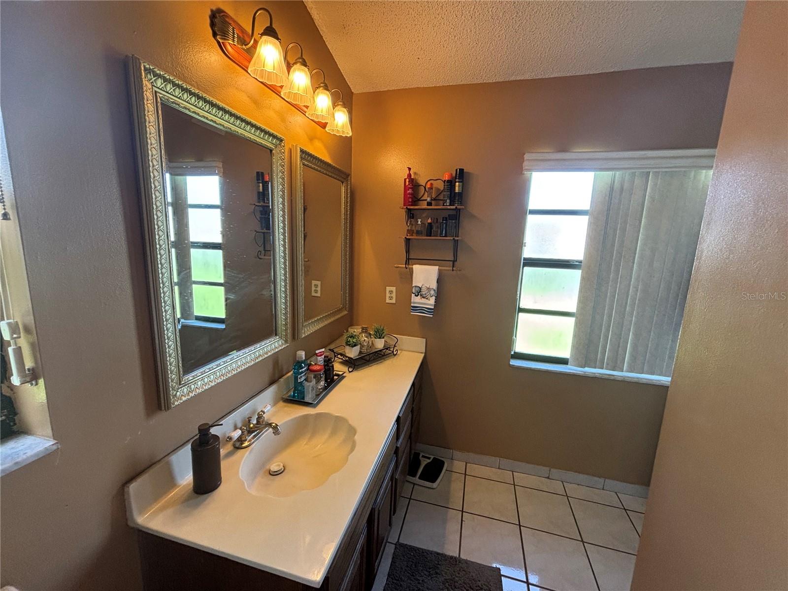 HUNTERS TRACE - Residential