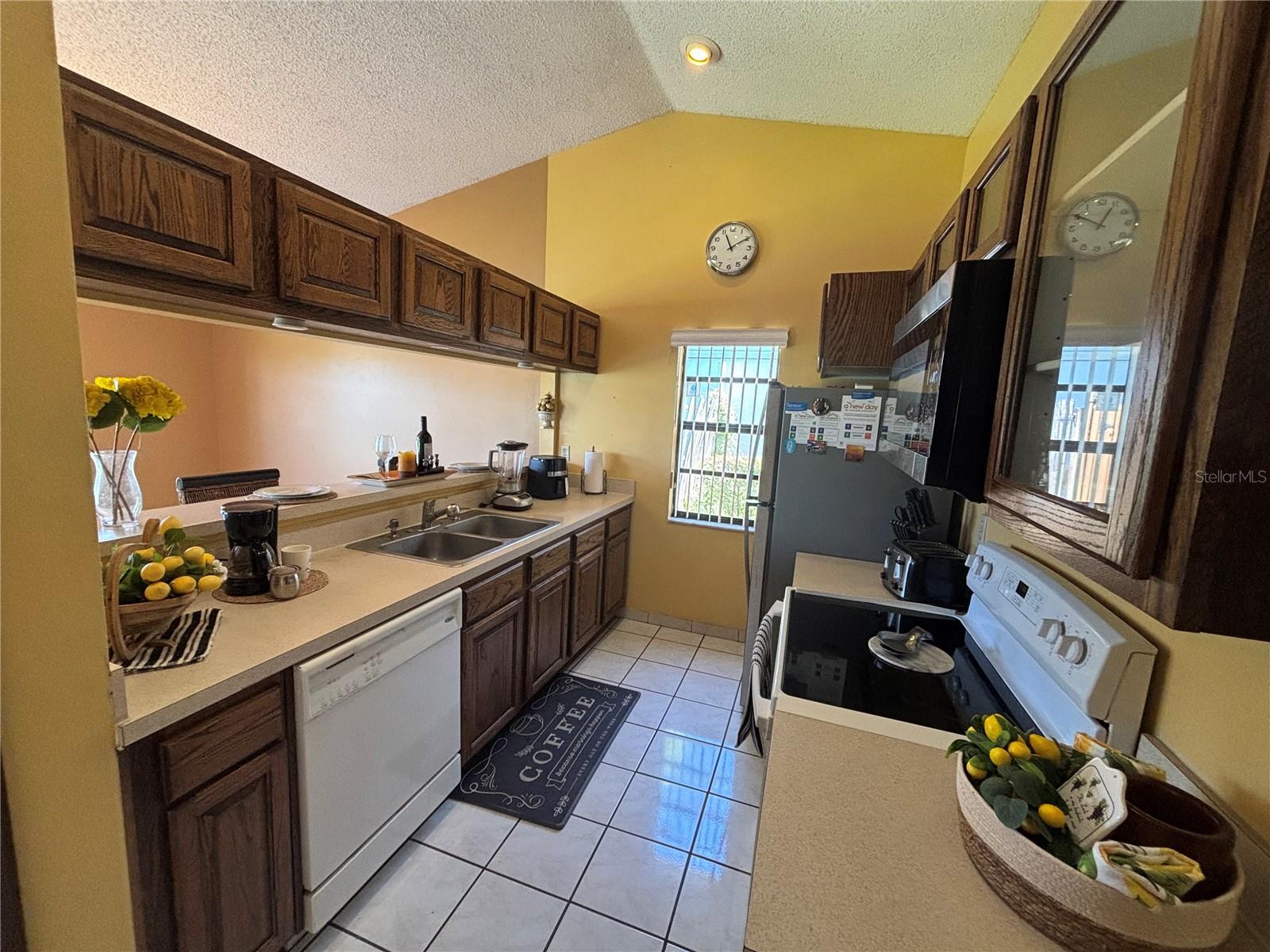 HUNTERS TRACE - Residential