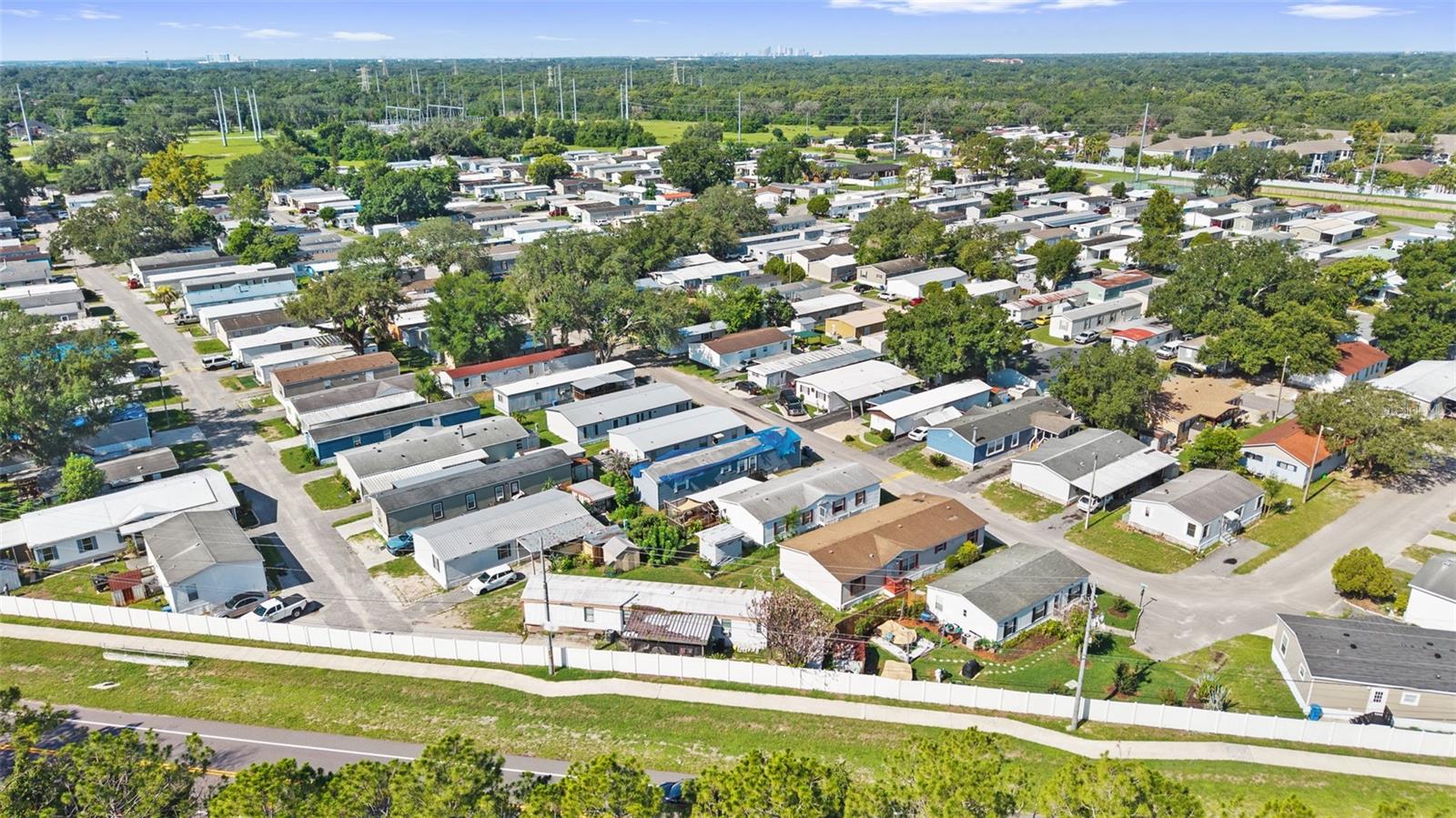 LAMPLIGHTER ON THE RIVER - Residential