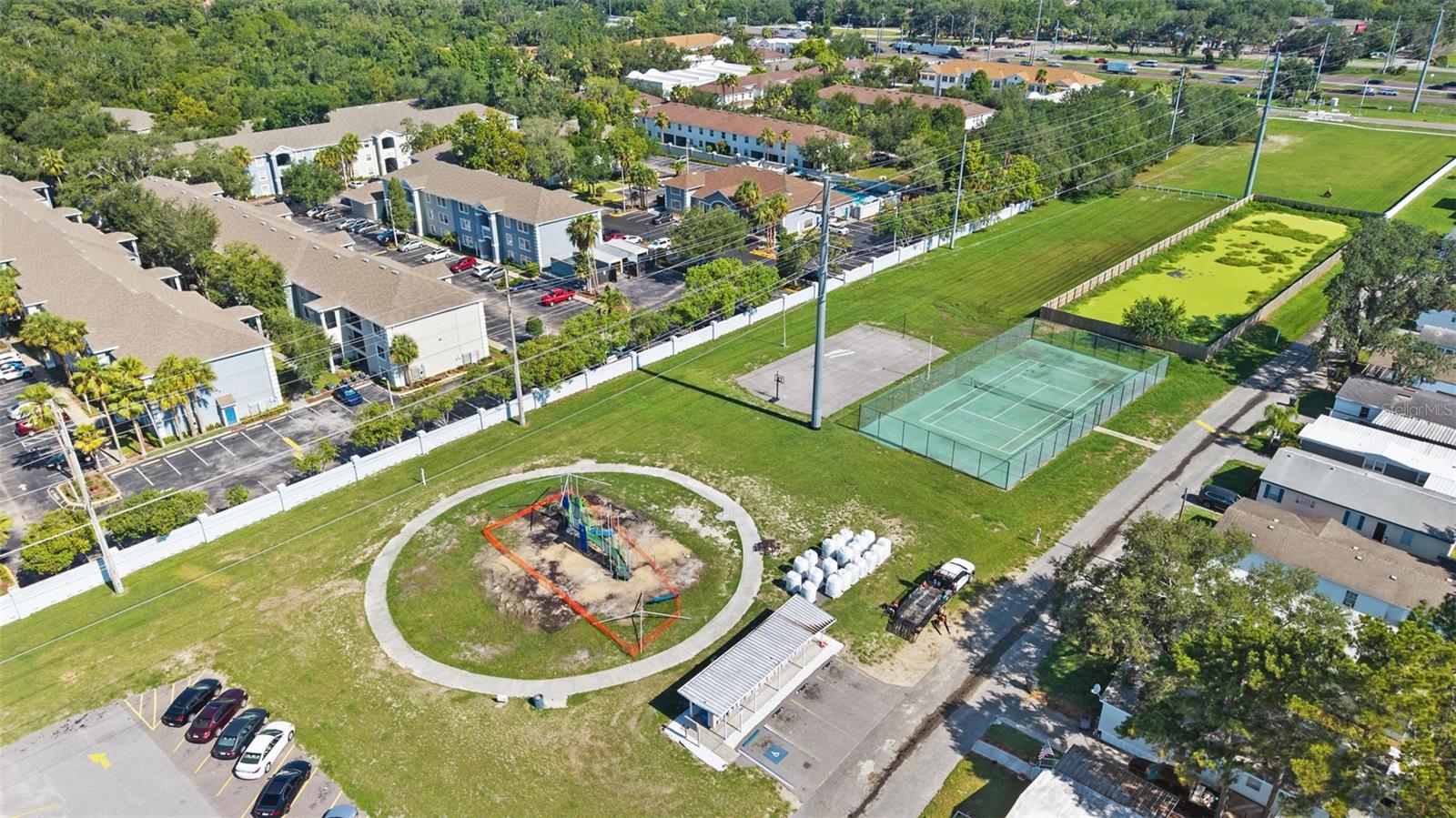 LAMPLIGHTER ON THE RIVER - Residential