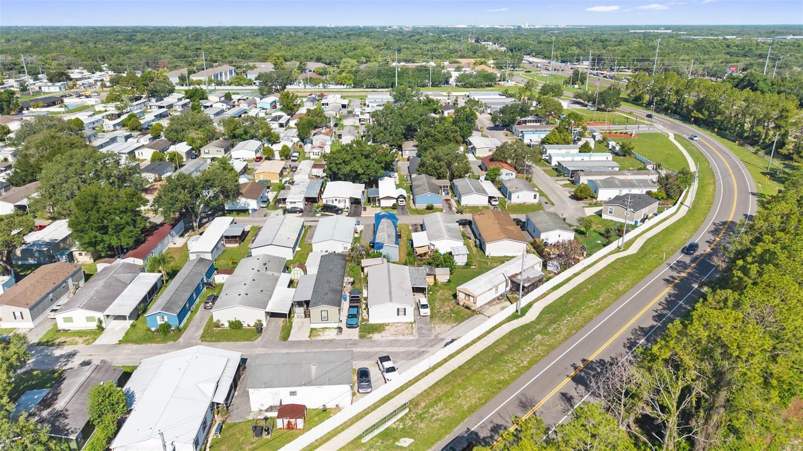 LAMPLIGHTER ON THE RIVER - Residential
