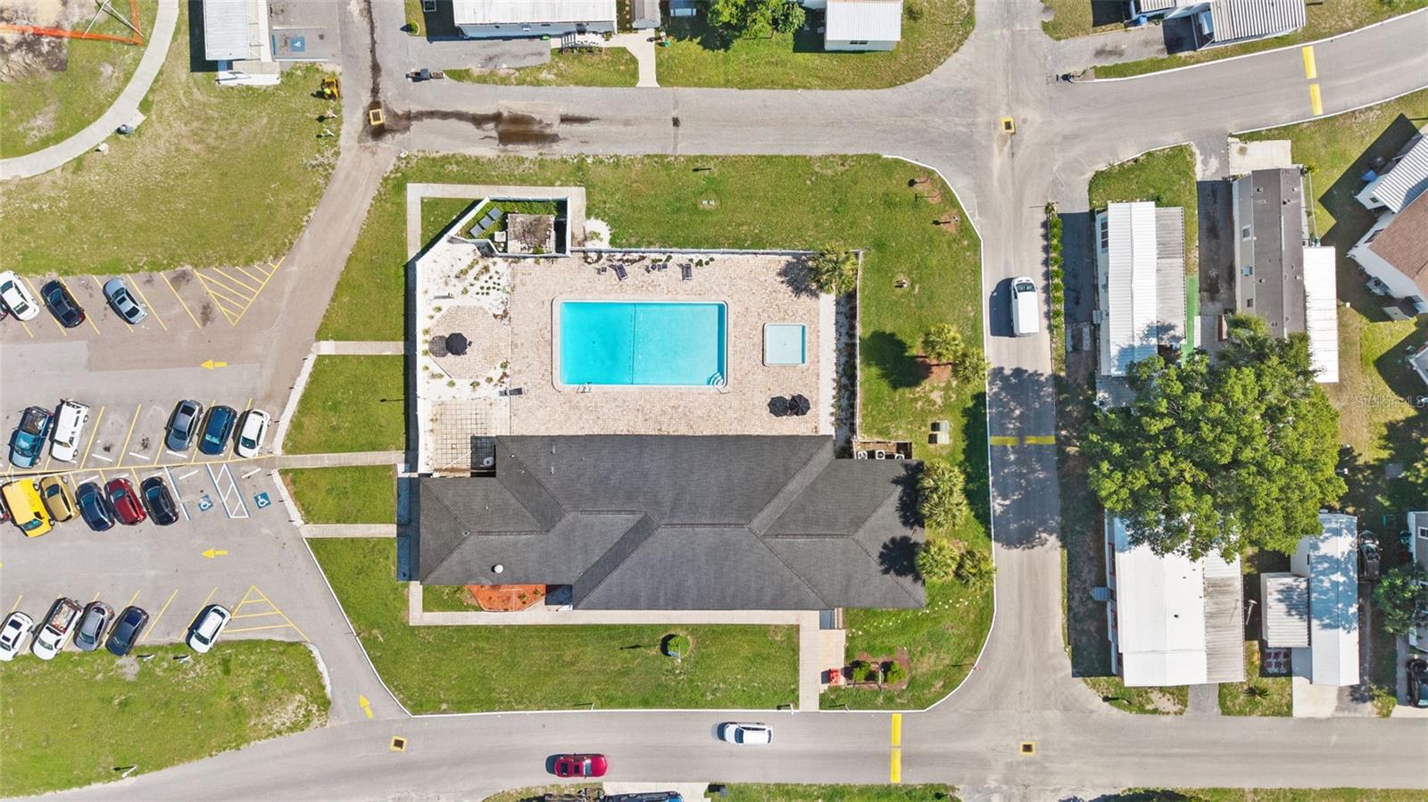 LAMPLIGHTER ON THE RIVER - Residential