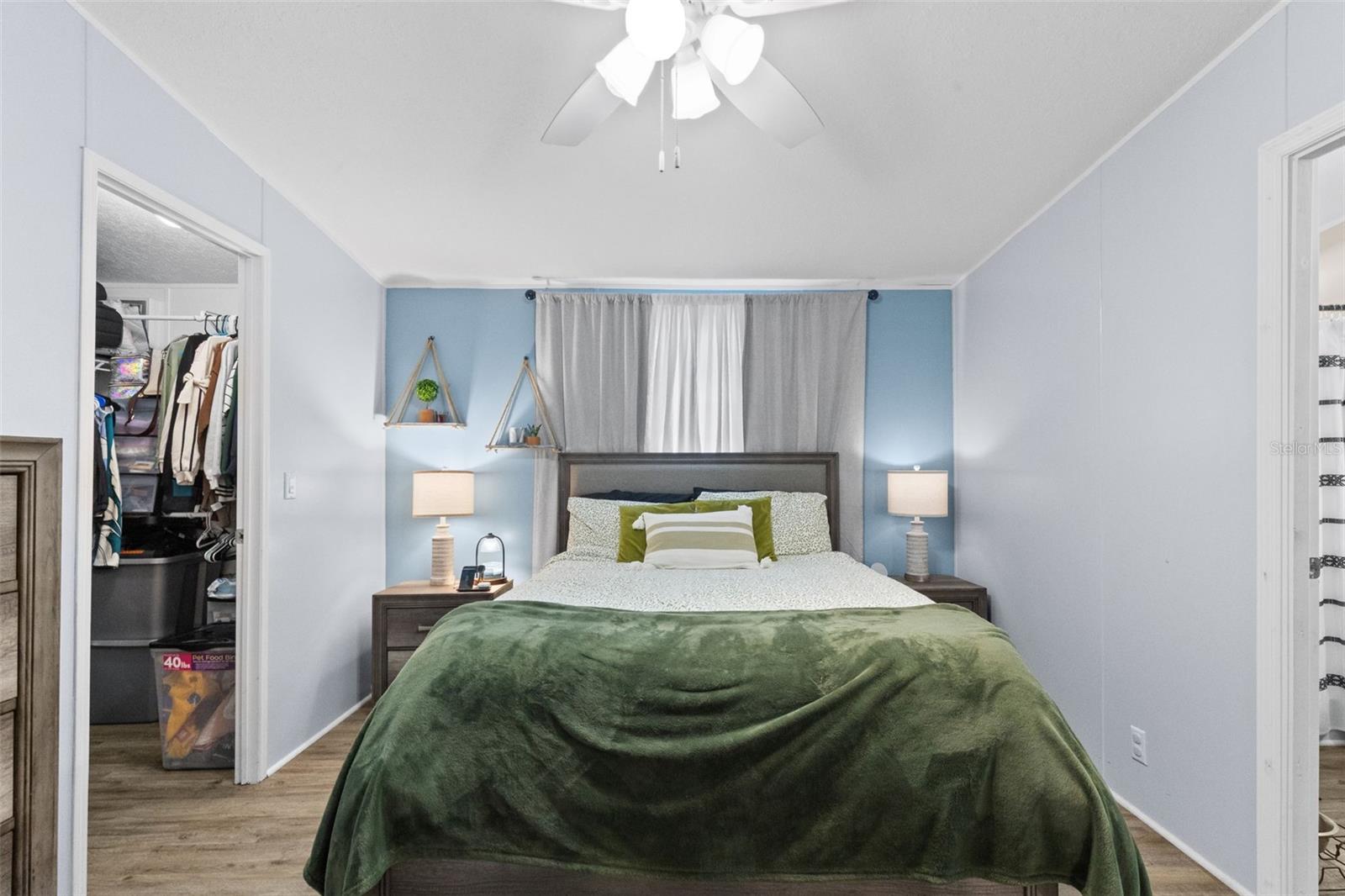 LAMPLIGHTER ON THE RIVER - Residential