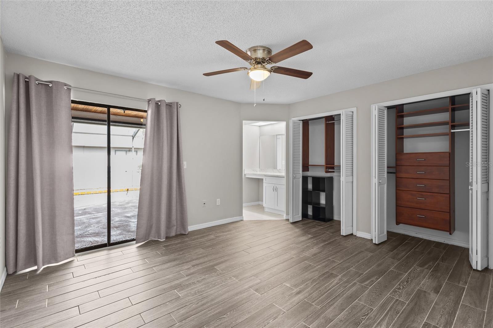 LAKE SARASOTA - Residential