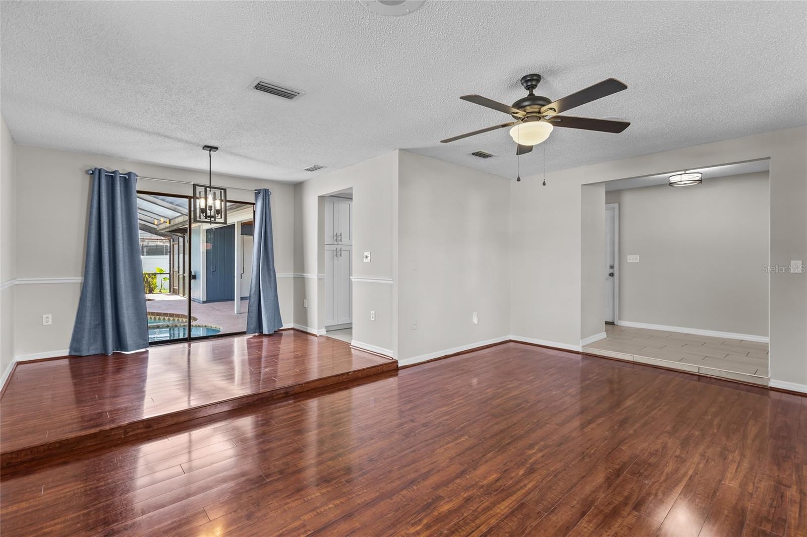 LAKE SARASOTA - Residential