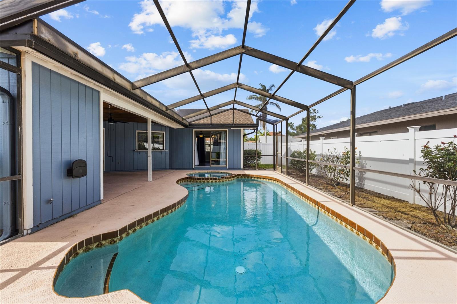 LAKE SARASOTA - Residential