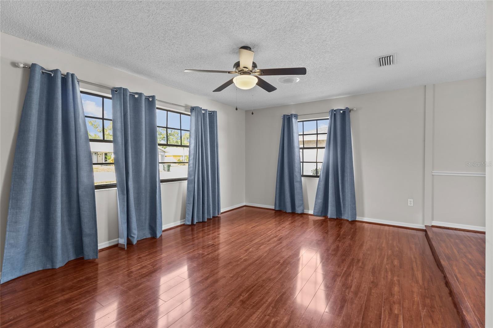 LAKE SARASOTA - Residential