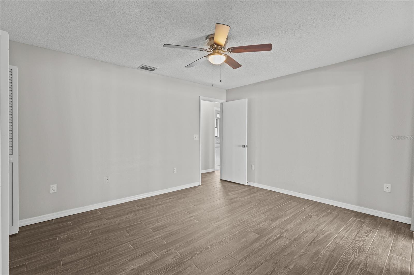 LAKE SARASOTA - Residential