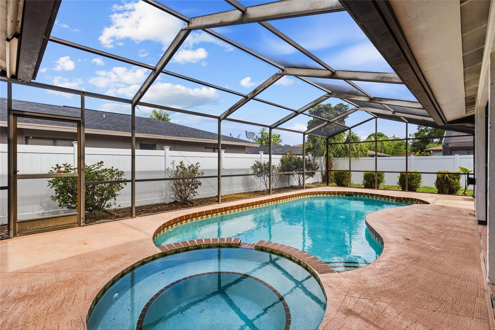 LAKE SARASOTA - Residential