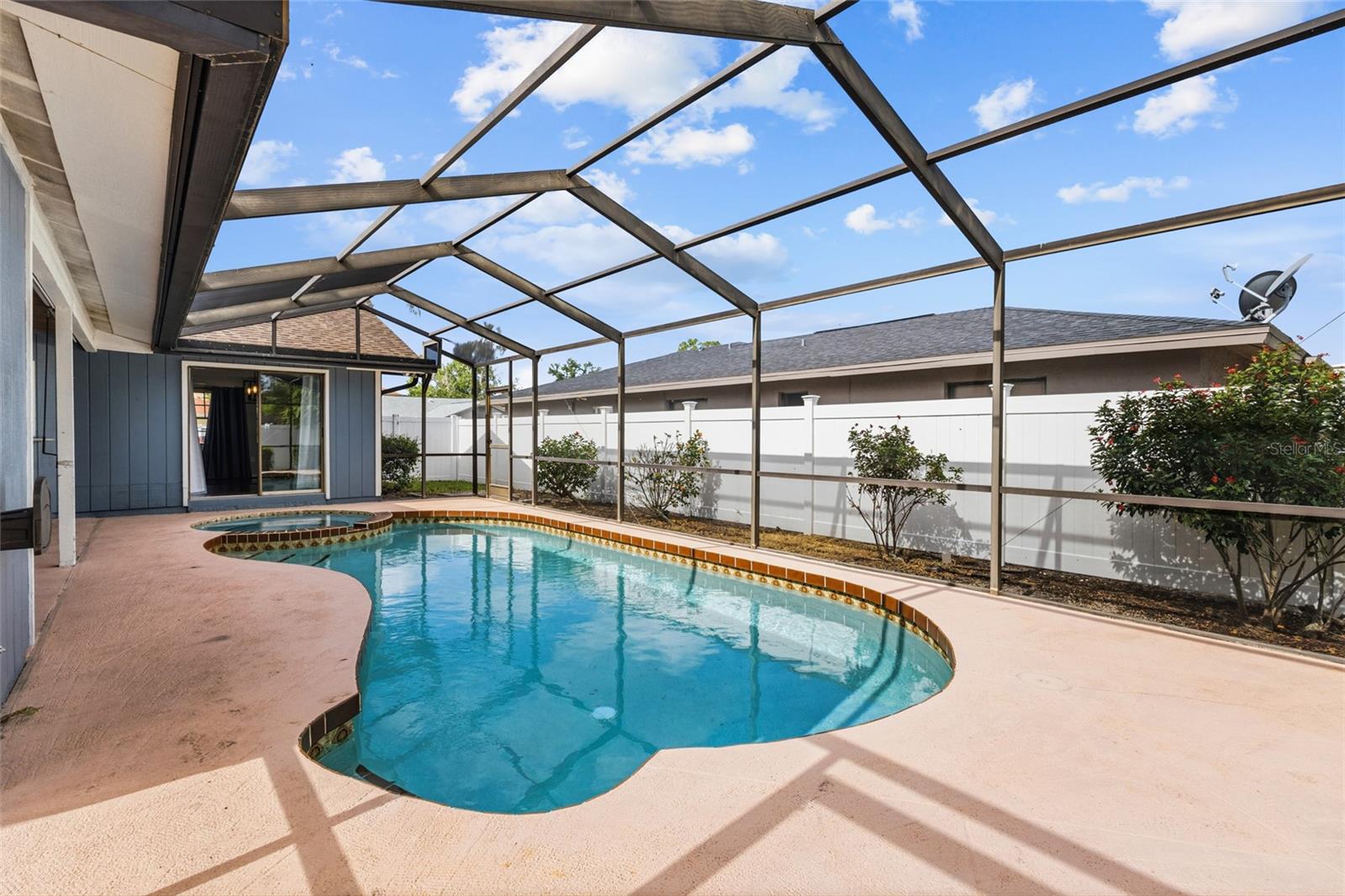 LAKE SARASOTA - Residential