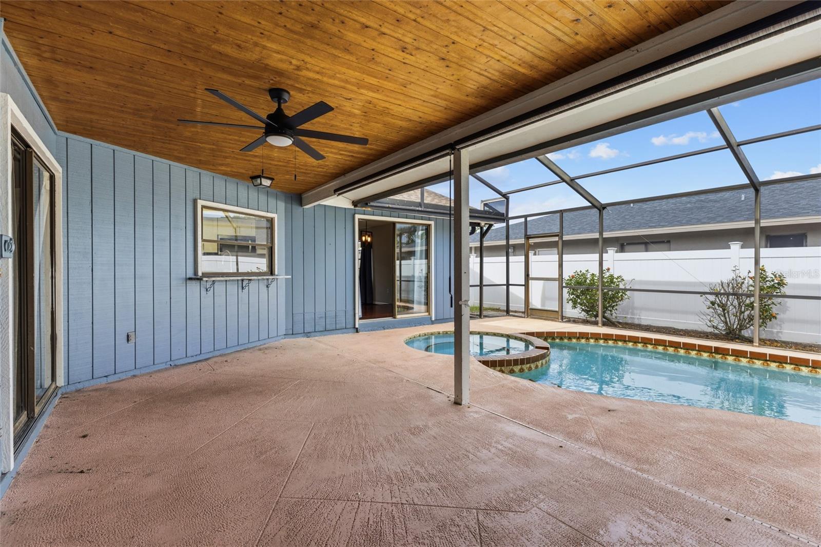 LAKE SARASOTA - Residential