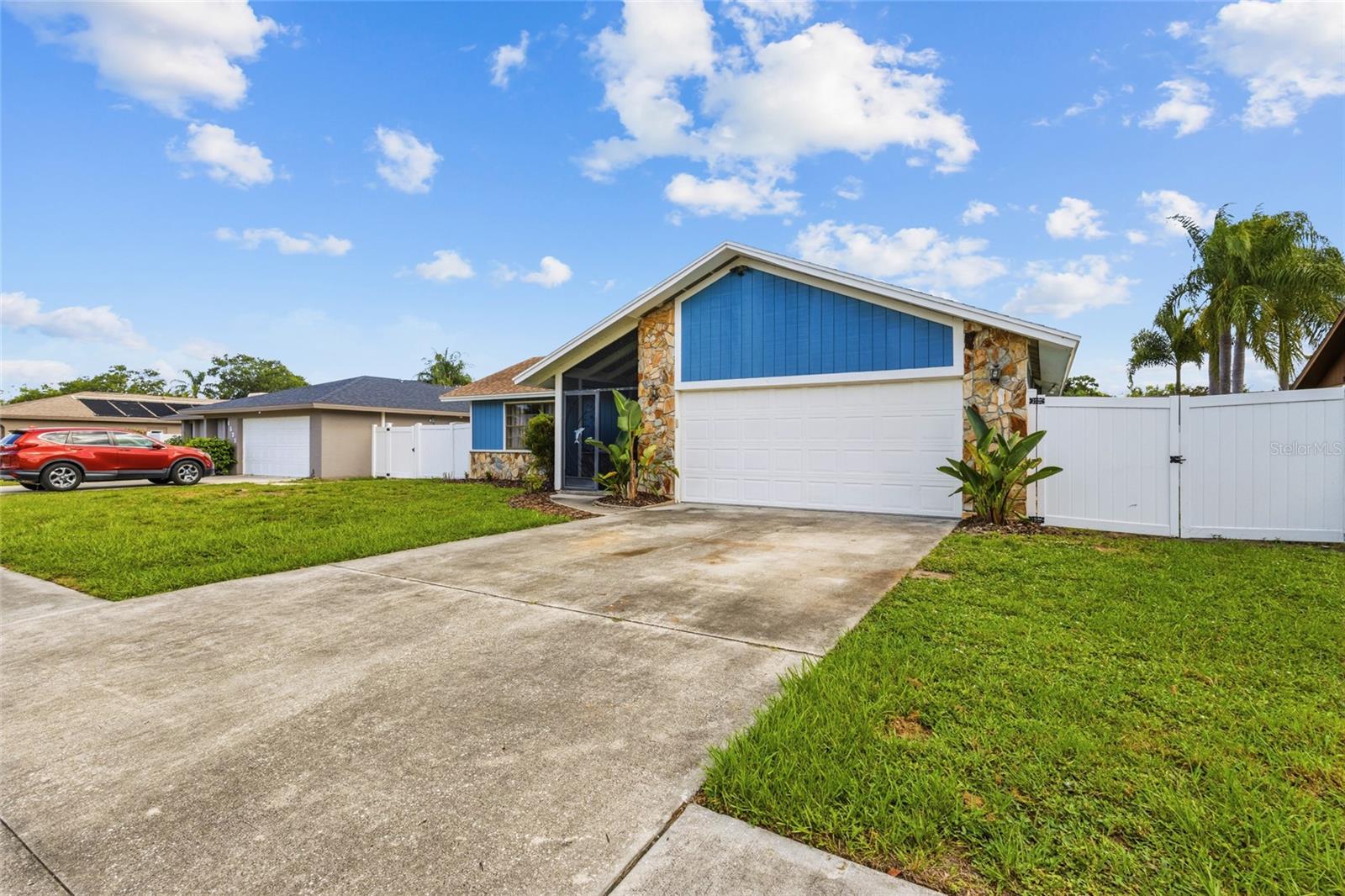 LAKE SARASOTA - Residential
