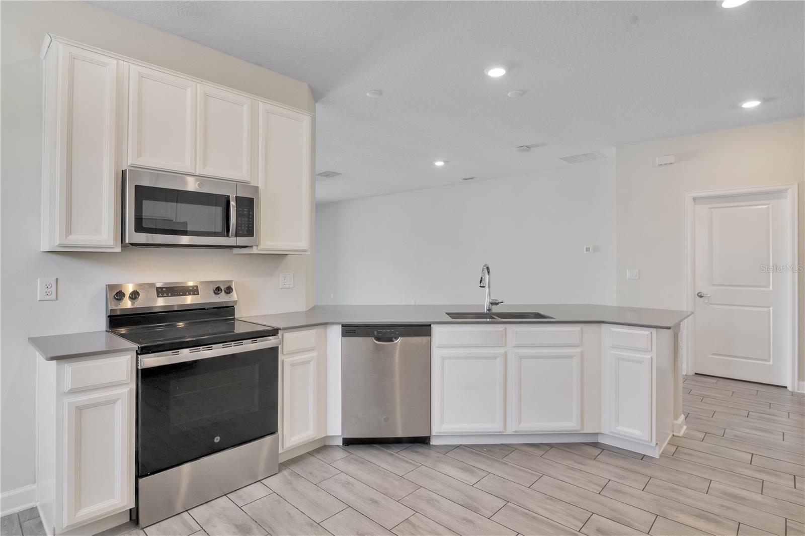 CITRUS POINTE - Residential Lease