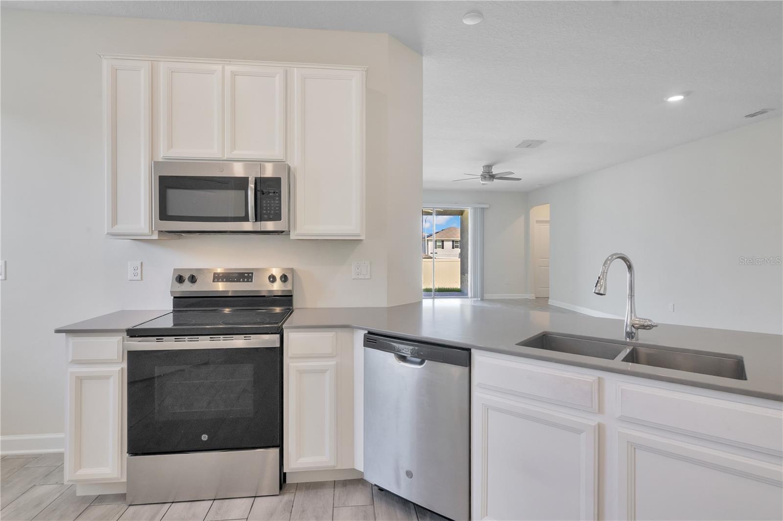 CITRUS POINTE - Residential Lease