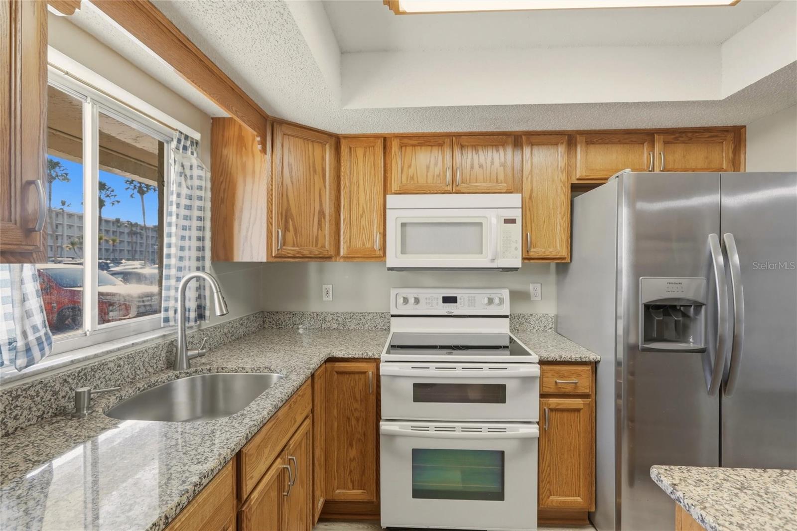 BAYSHORE ON THE LAKE APTS II SEC 2 - Residential