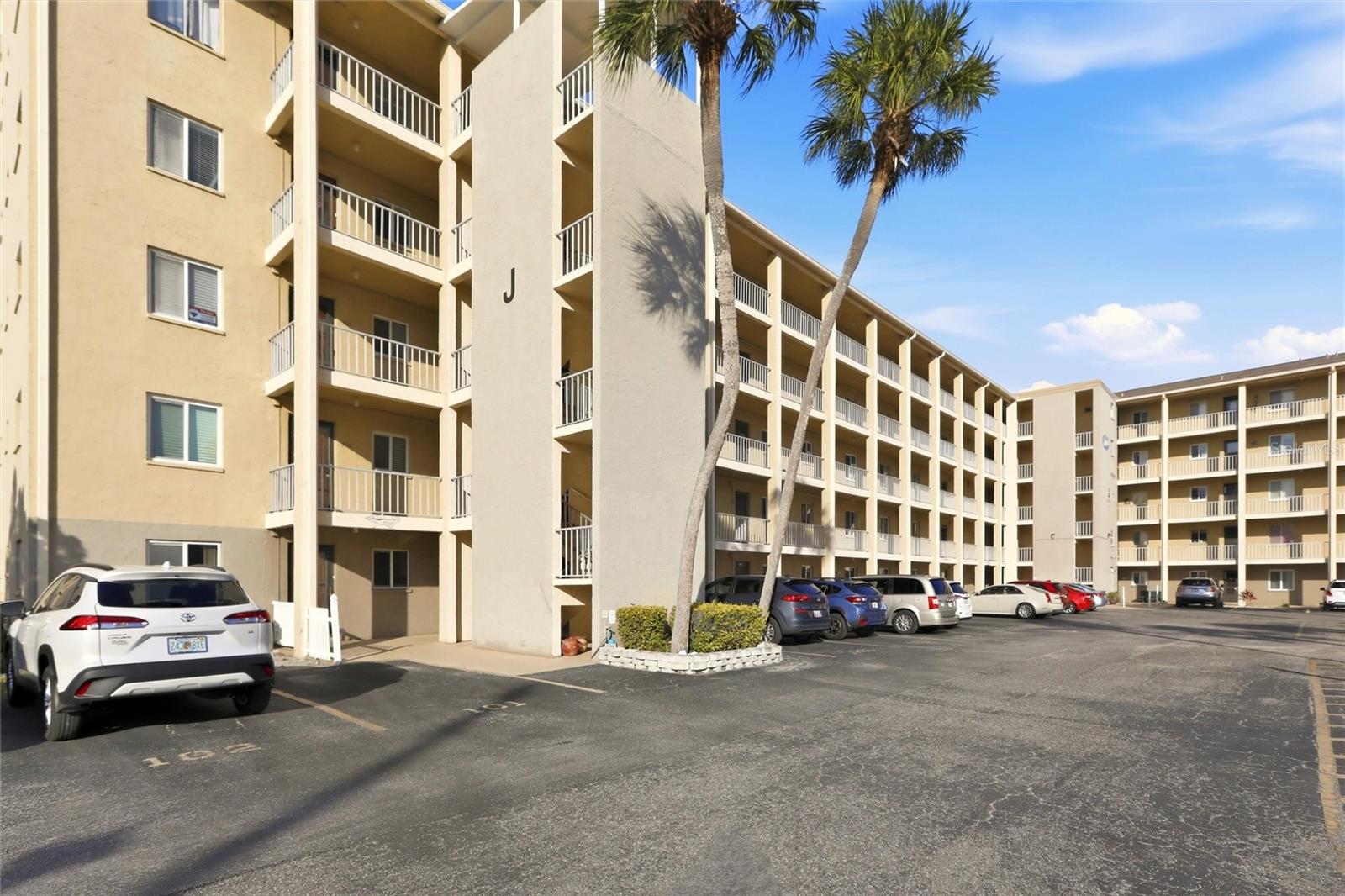 BAYSHORE ON THE LAKE APTS II SEC 2 - Residential