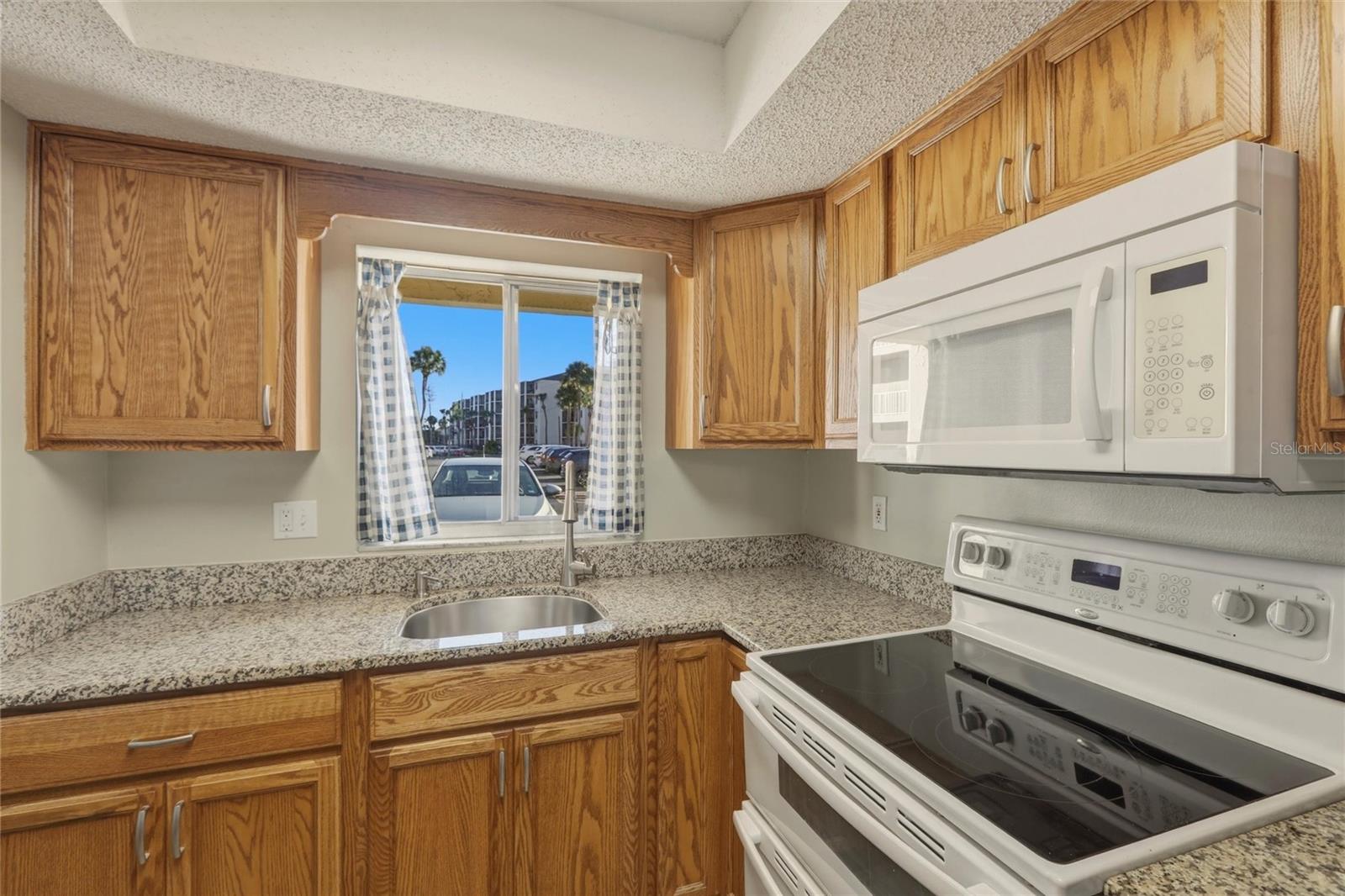 BAYSHORE ON THE LAKE APTS II SEC 2 - Residential