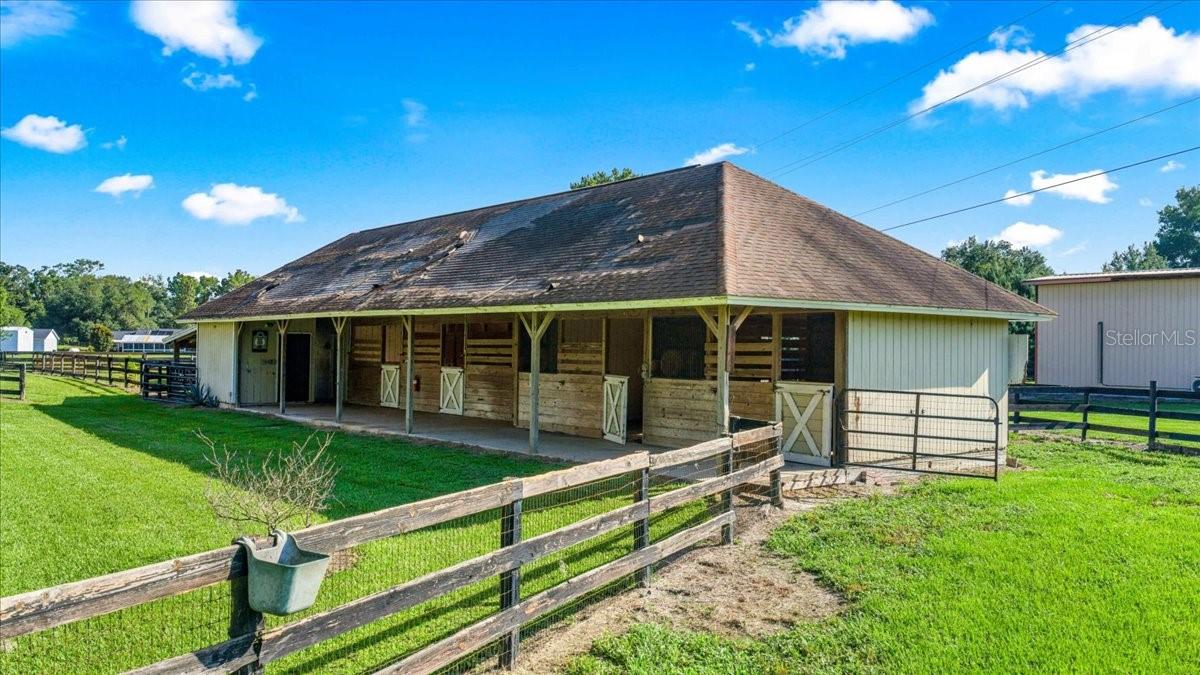 STONERIDGE ACRE - Residential