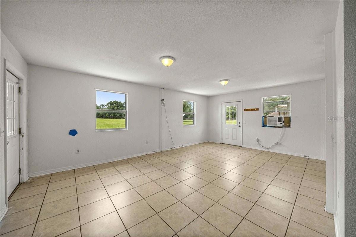 STONERIDGE ACRE - Residential