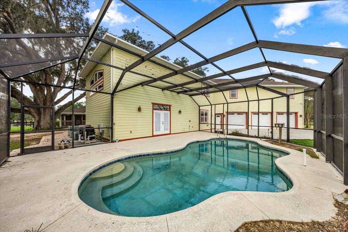 STONERIDGE ACRE - Residential