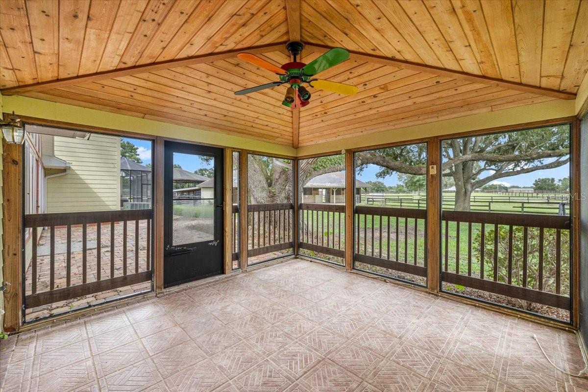STONERIDGE ACRE - Residential