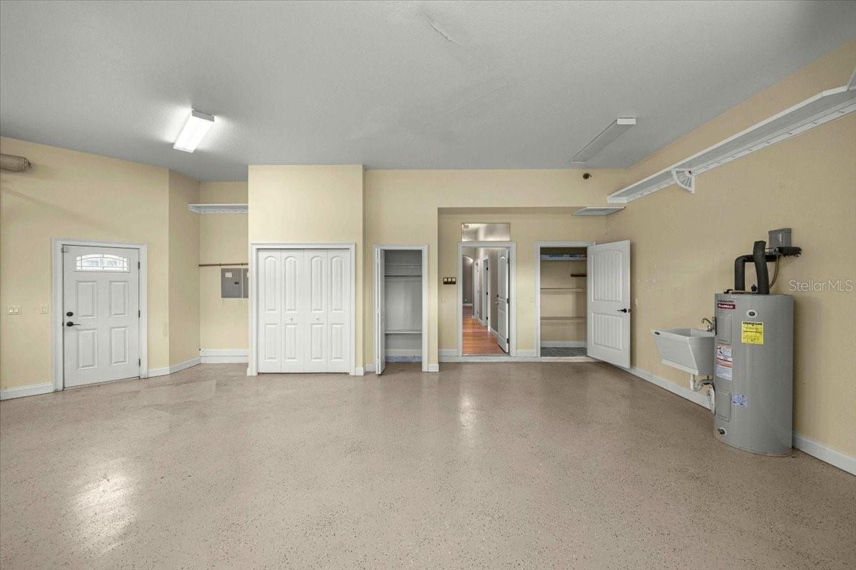 STONERIDGE ACRE - Residential
