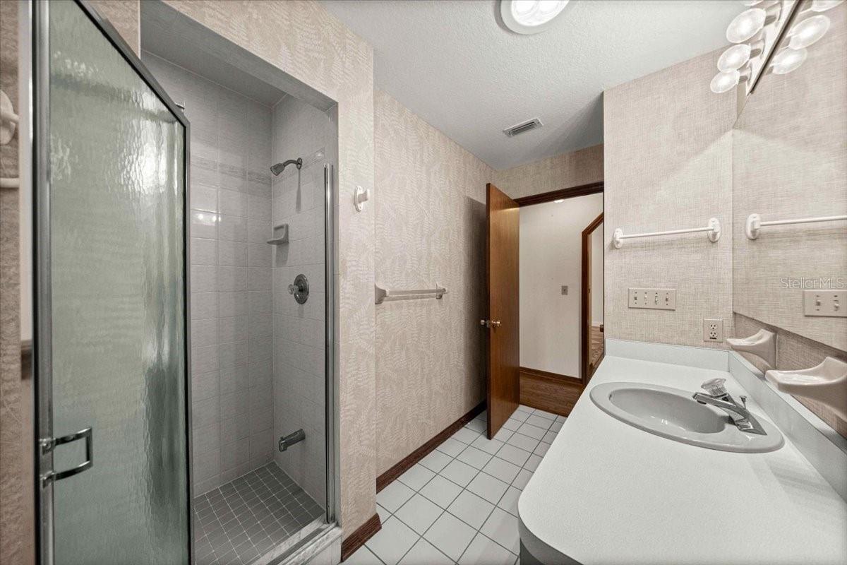 STONERIDGE ACRE - Residential