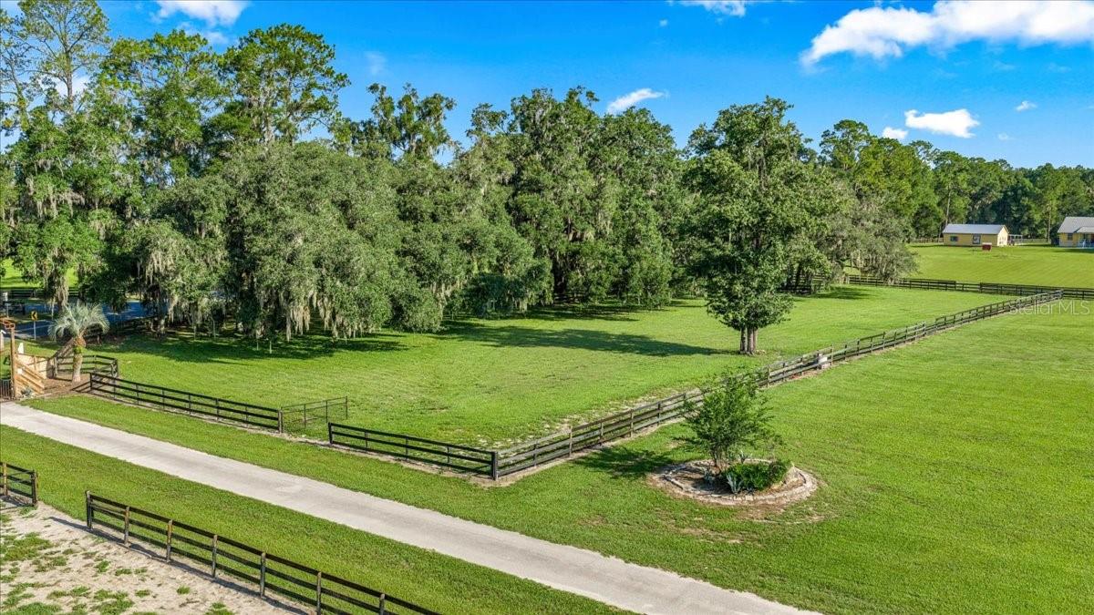 STONERIDGE ACRE - Residential