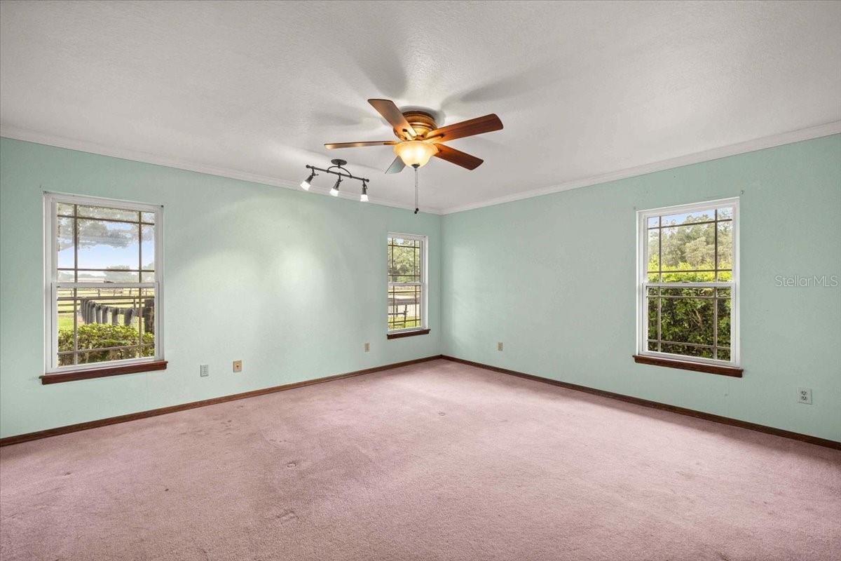 STONERIDGE ACRE - Residential