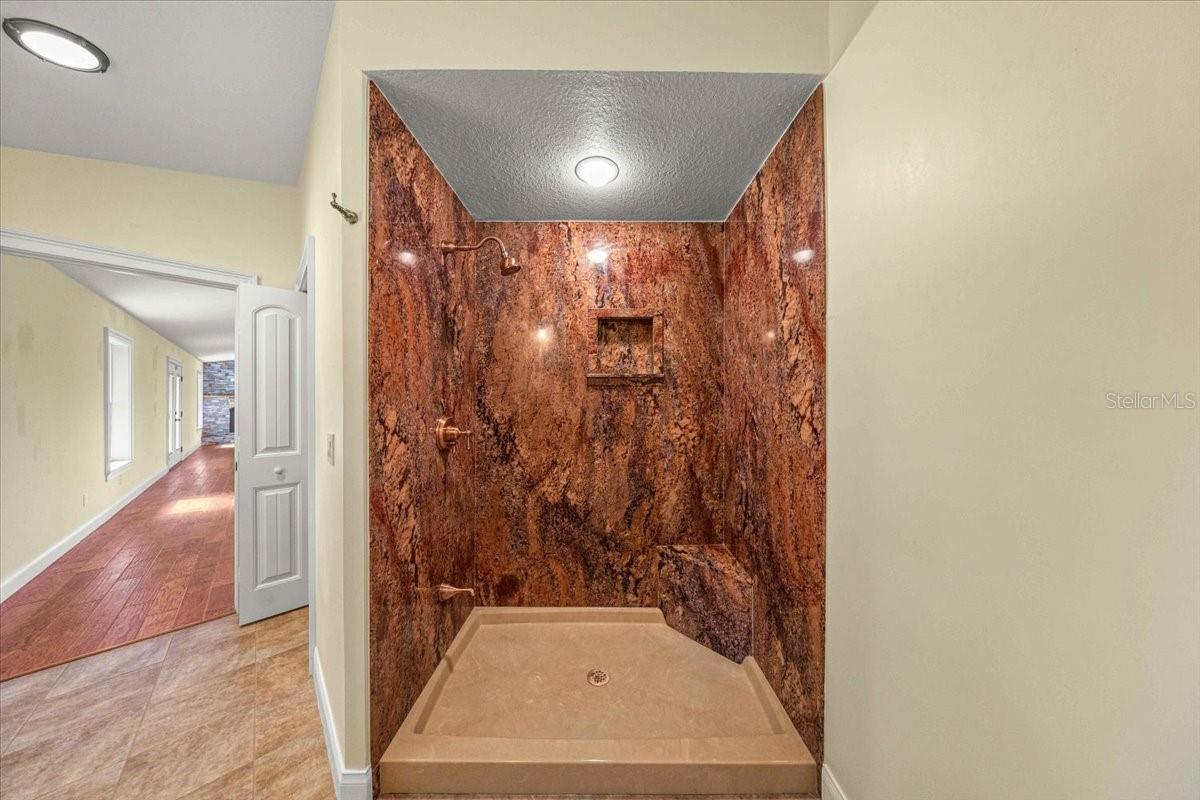 STONERIDGE ACRE - Residential
