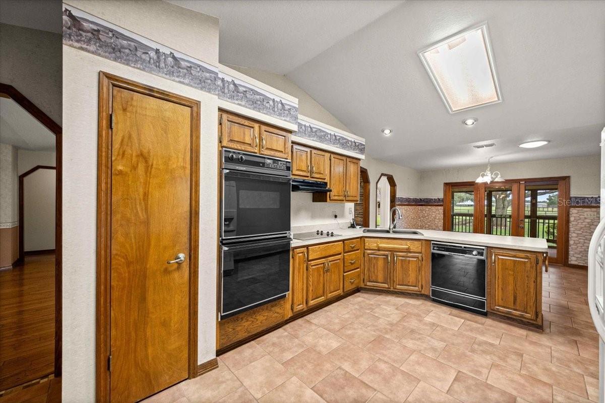STONERIDGE ACRE - Residential