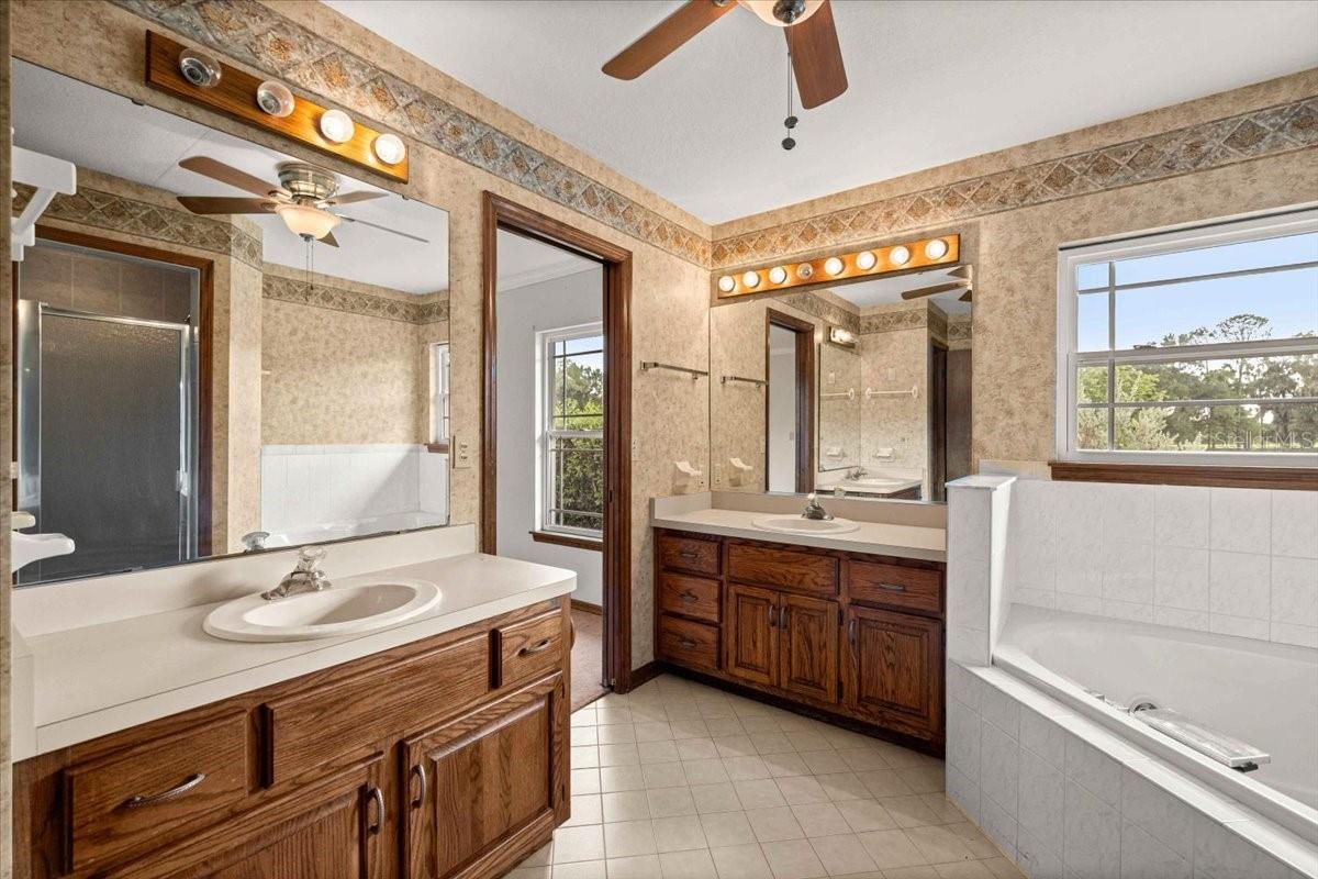 STONERIDGE ACRE - Residential