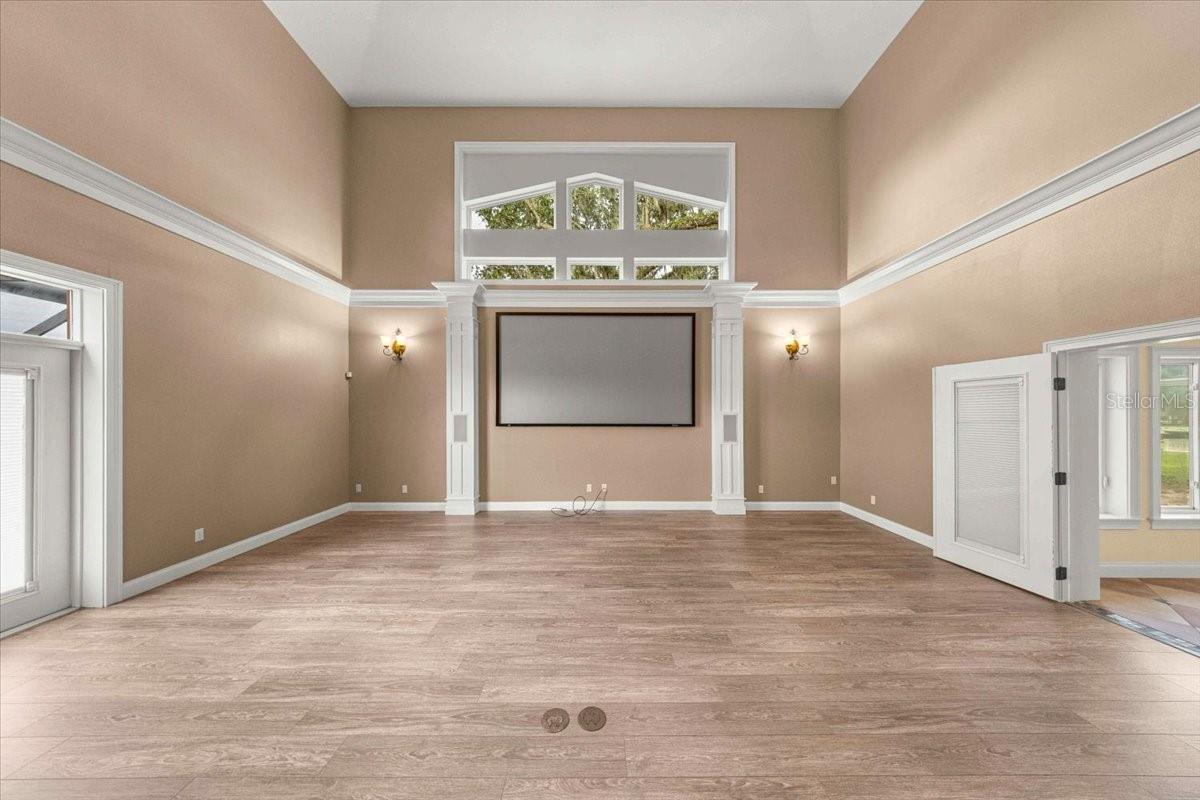STONERIDGE ACRE - Residential