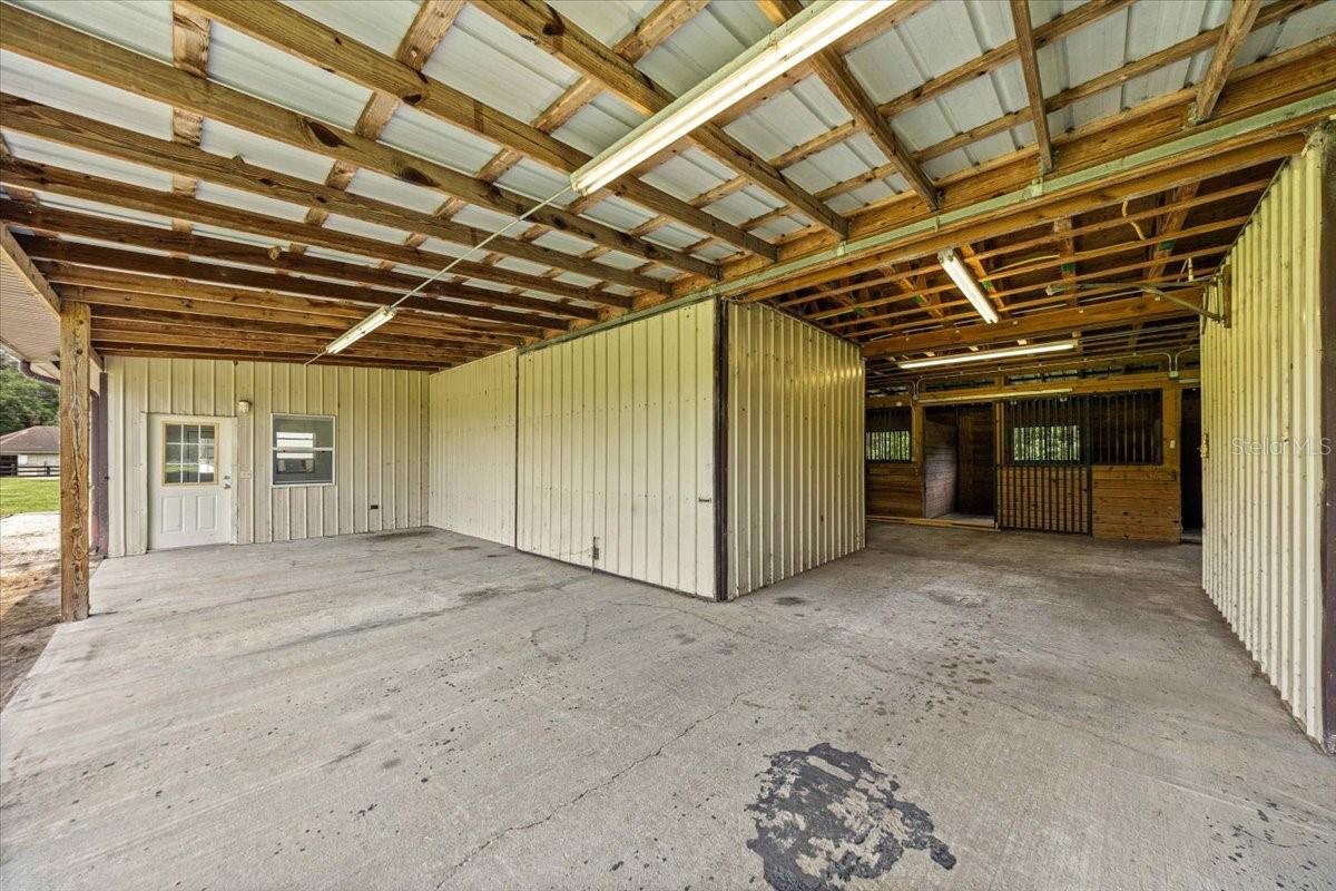 STONERIDGE ACRE - Residential
