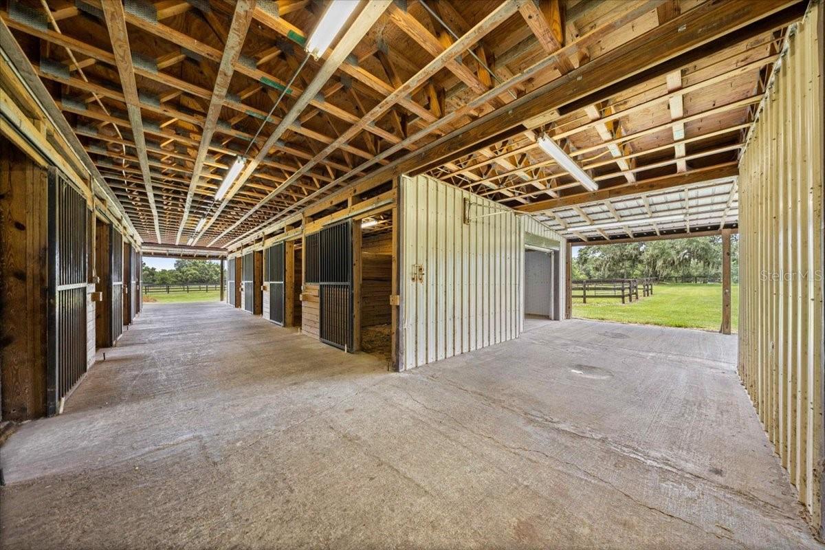 STONERIDGE ACRE - Residential