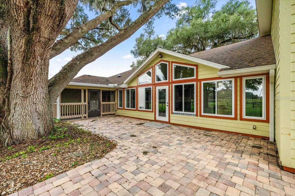 STONERIDGE ACRE - Residential