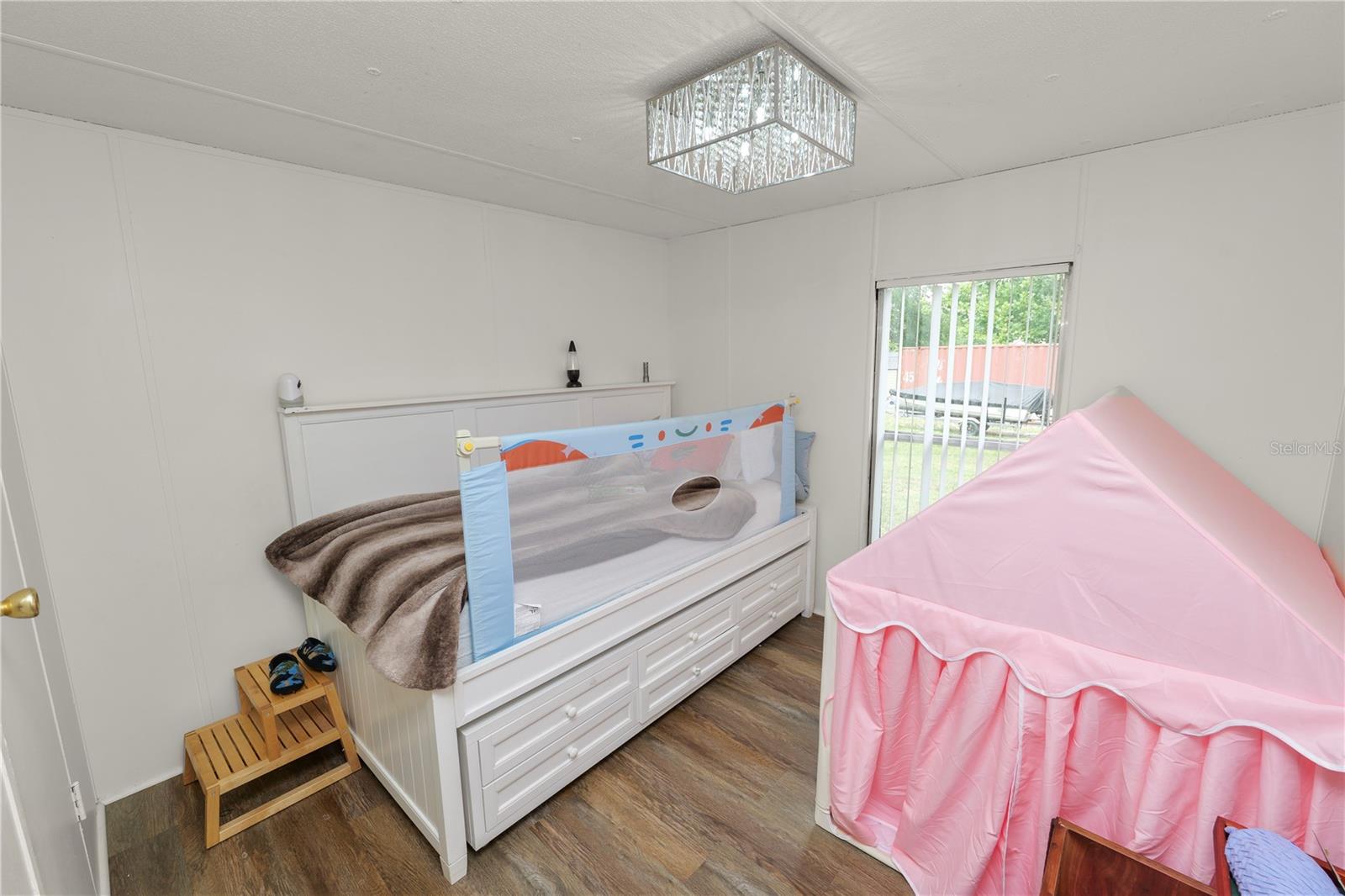 COUNTRY VIEW ESTATES - Residential