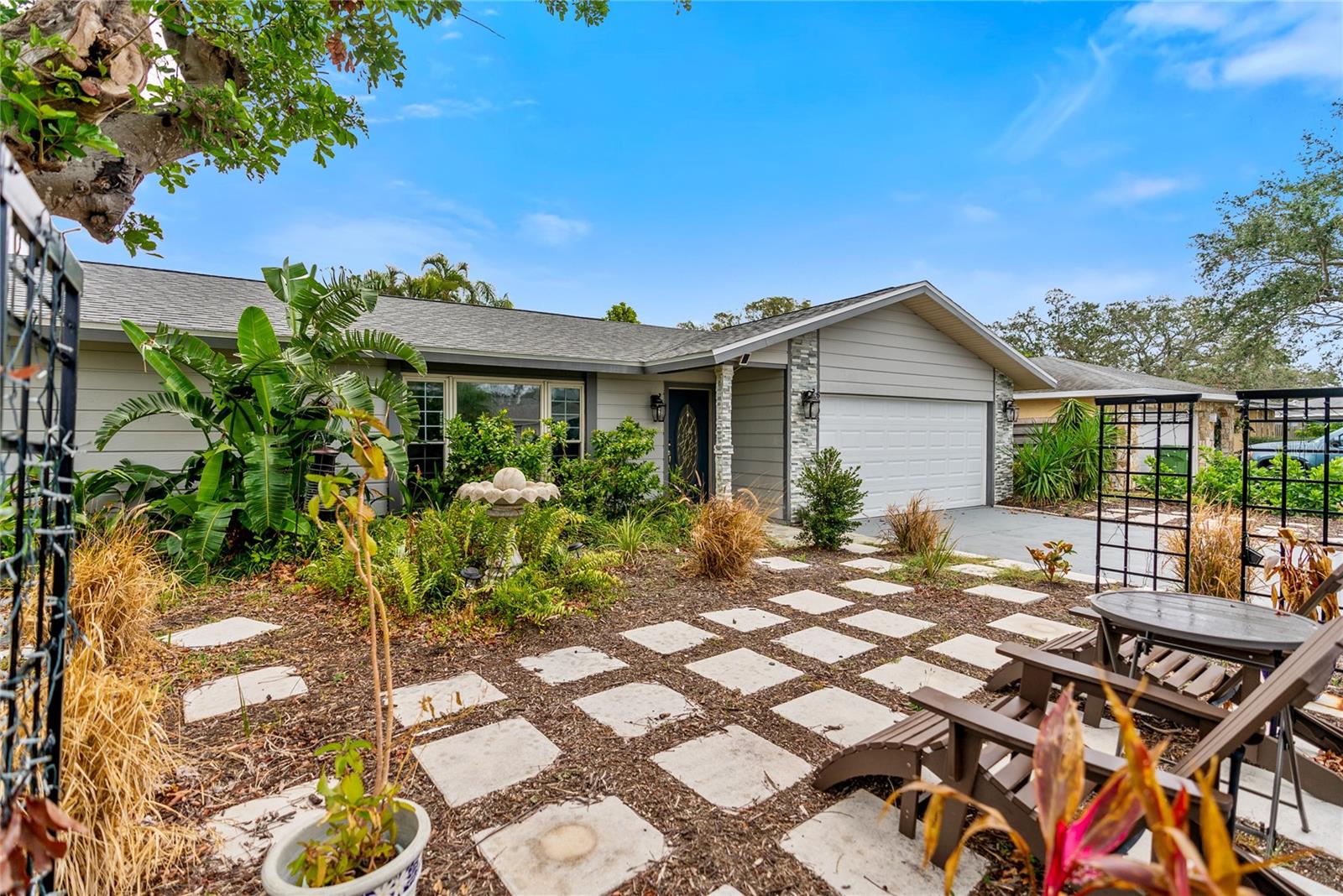 POINTE WEST - Residential