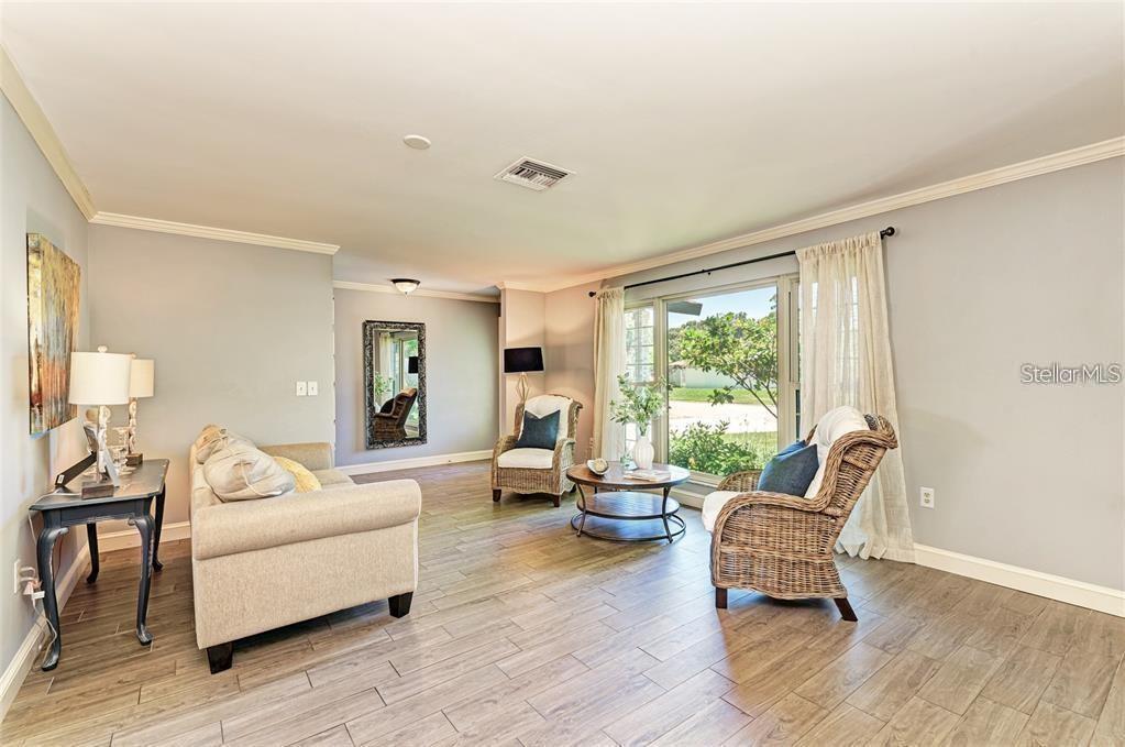 POINTE WEST - Residential