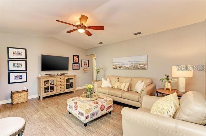 POINTE WEST - Residential